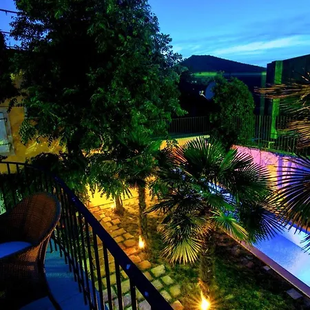 Jelsa Sleeps 8 Pool Air Con Wifi * Jelsa (Hvar)